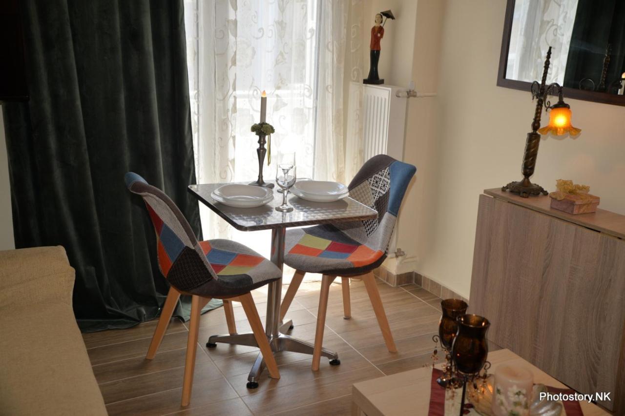 Kynosargous Square'S Apartment Aten Exteriör bild
